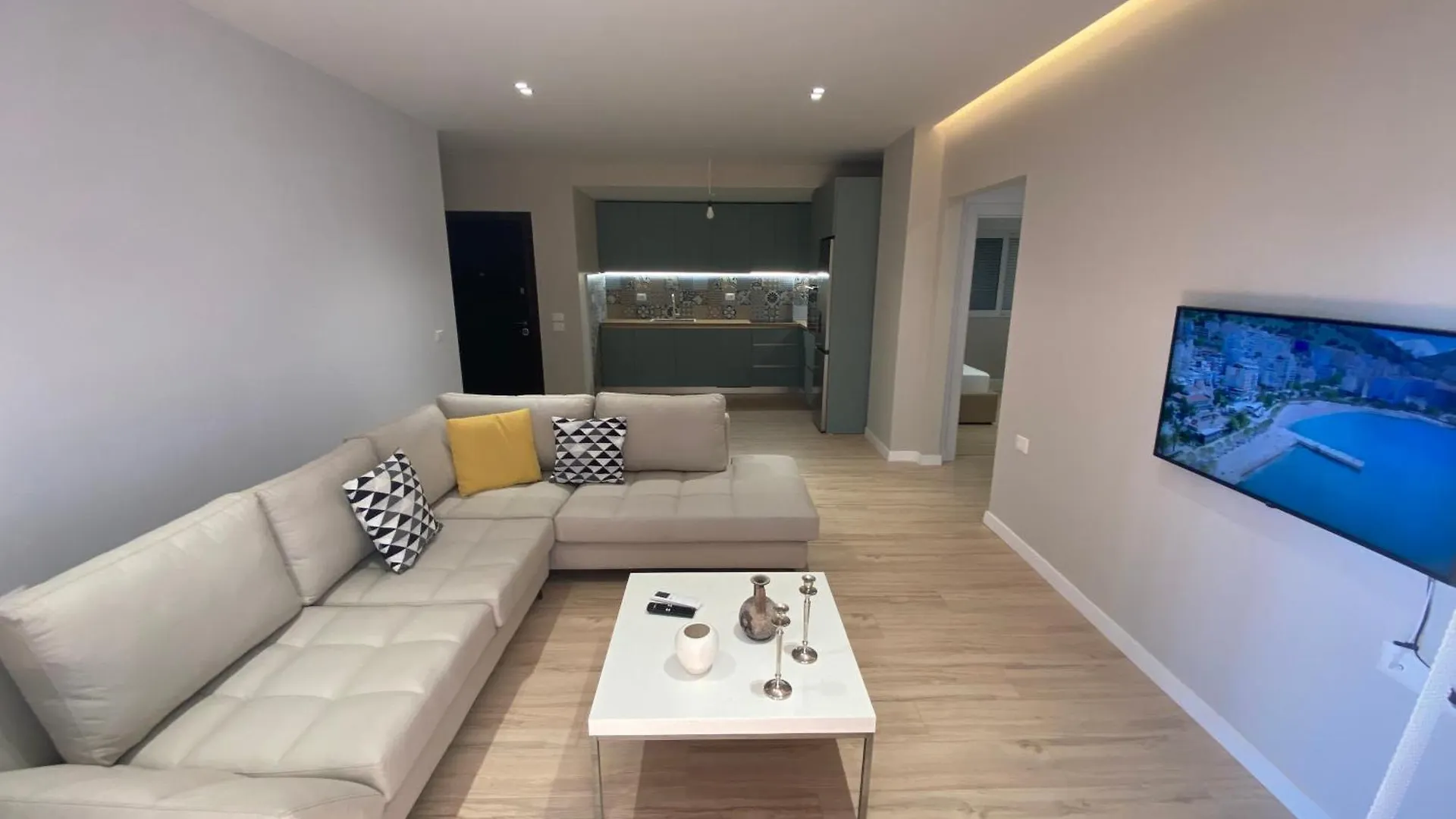 Erblin Apartment Sarande